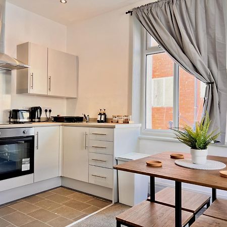 Apartment 6 黑潭 外观 照片